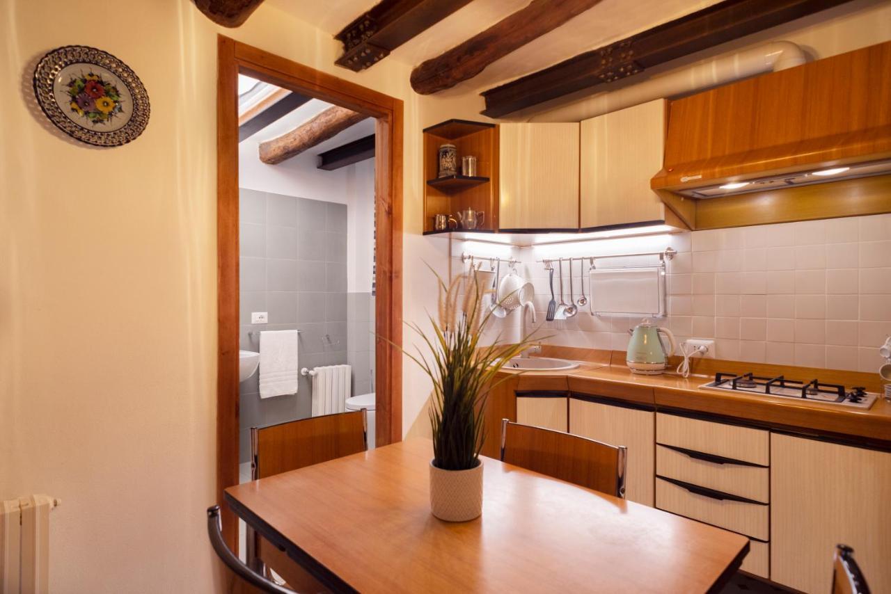 Casa Donna Aiuola Apartment Наполи Екстериор снимка